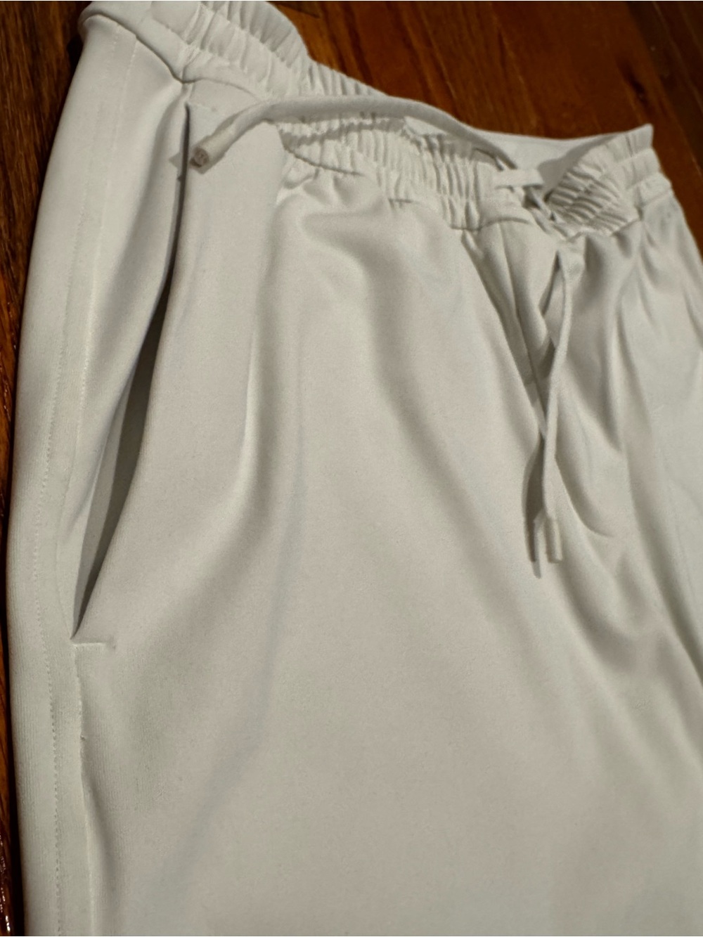 Lululemon Straight Leg Mid-Rise Luxtreme Pant Bone Size Medium - Picture 5 of 5